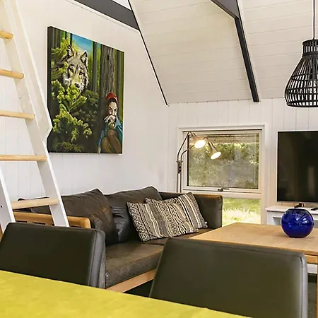 Holiday home Four-bedroom In 39 Blavand