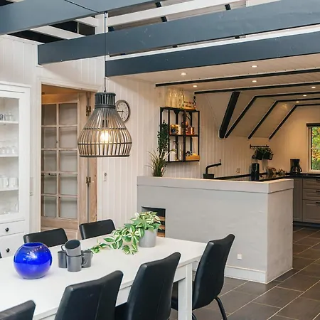 Дом отдыха Luxury Retreat In *