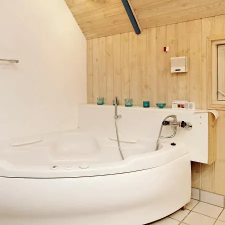 Four-bedroom In 39 Holiday home Blavand